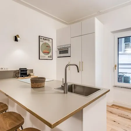Silent 2 Bdrm Heart Of Trastevere * רומא